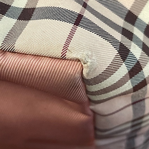 Beautiful Burberry Nylon Tote. Good Condition - Picture 4 of 9